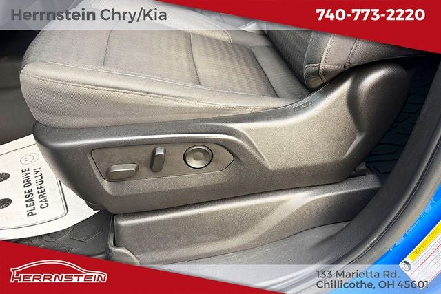 2022 Chevrolet Silverado 1500 4WD Crew Cab Short Bed Custom