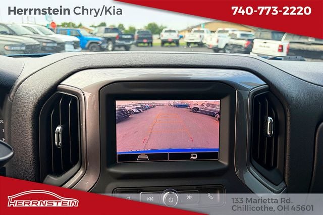 2022 Chevrolet Silverado 1500 4WD Crew Cab Short Bed Custom