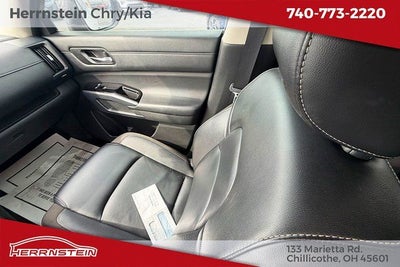 2023 Nissan Pathfinder SL 4WD