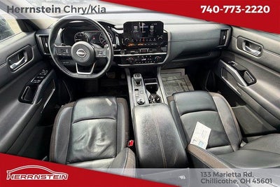 2023 Nissan Pathfinder SL 4WD