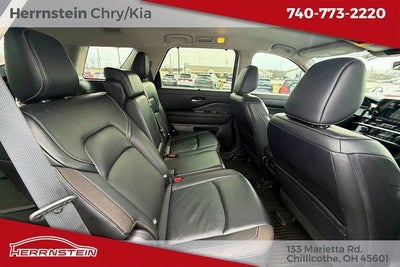 2023 Nissan Pathfinder SL 4WD