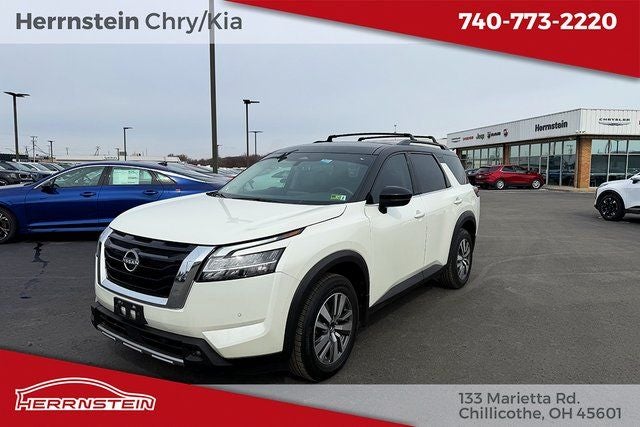 2023 Nissan Pathfinder SL 4WD