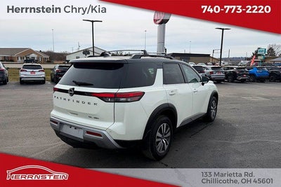 2023 Nissan Pathfinder SL 4WD