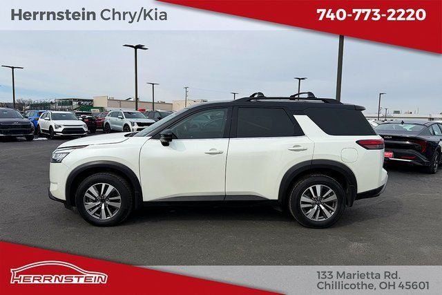 2023 Nissan Pathfinder SL 4WD