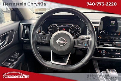 2023 Nissan Pathfinder SL 4WD