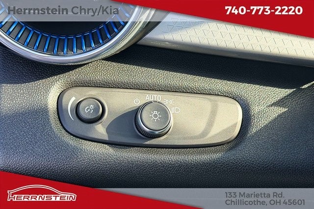 2025 Chevrolet Trax FWD LT