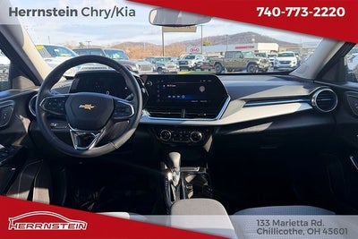 2025 Chevrolet Trax FWD LT