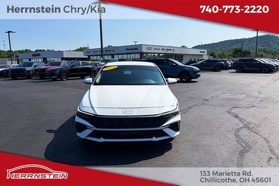 2024 Hyundai Elantra SE
