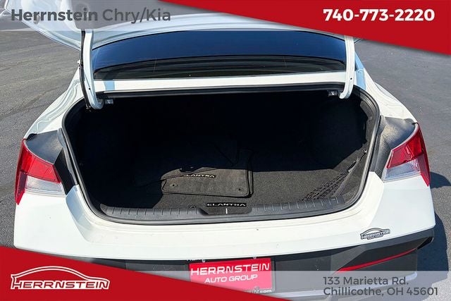2024 Hyundai Elantra SE