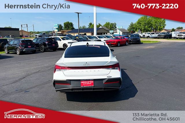 2024 Hyundai Elantra SE