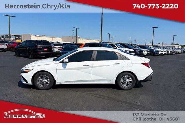 2024 Hyundai Elantra SE
