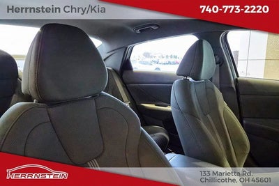 2024 Hyundai Elantra SE