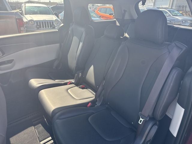 2024 Kia Carnival MPV LX Seat Package