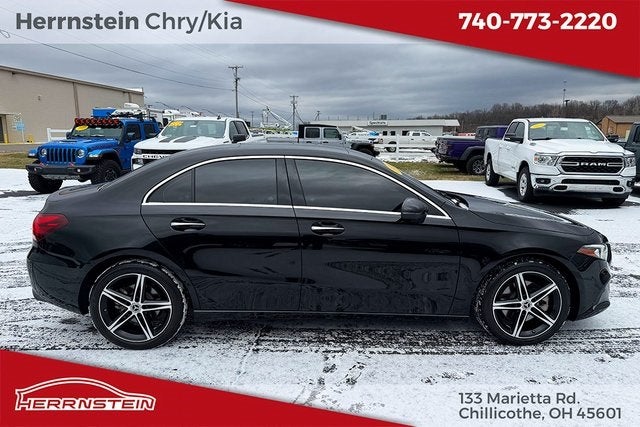 2022 Mercedes-Benz A 220 4MATIC®